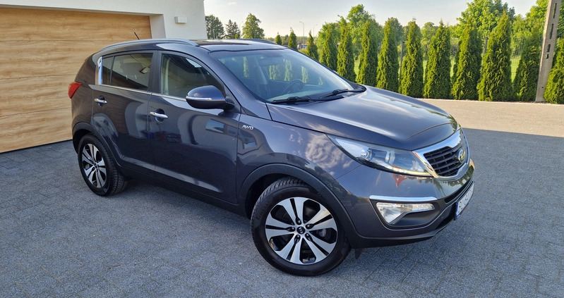 Kia Sportage cena 48999 przebieg: 143000, rok produkcji 2013 z Chęciny małe 781